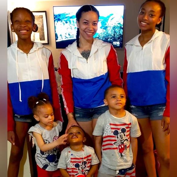 Meet your Posher, Gerri - Picture 1 of 1